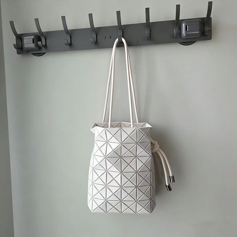 Geometric Rhombus With The Same Background Color Drawstring Women's Shoulder Bag