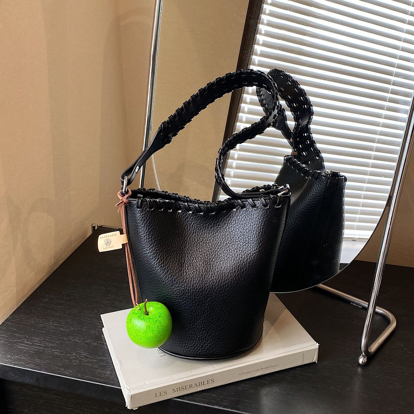 Fashion Underarm Simple Western Style Commuter Personalized Bucket Bag