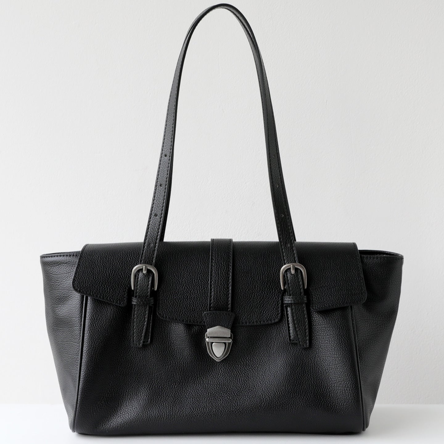 Women's Niche Baguette High-grade Leisure Commute Retro Underarm Bag