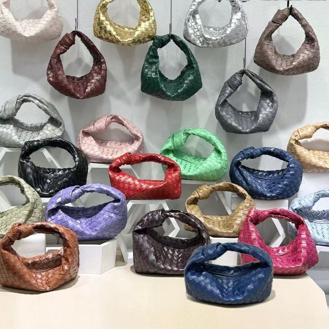 Women's Hand-woven Dumplings Underarm Cowhide Cloud Women's Handbag