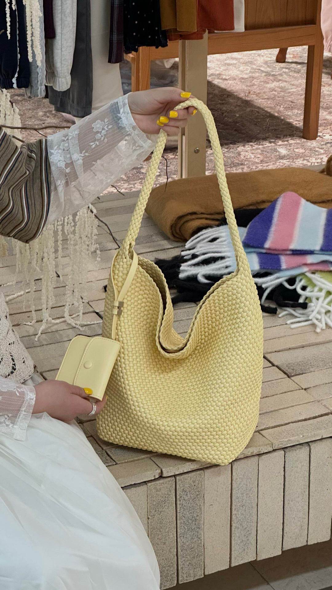 Women's Sense Hand-woven Candy Color Fashion Large Bags