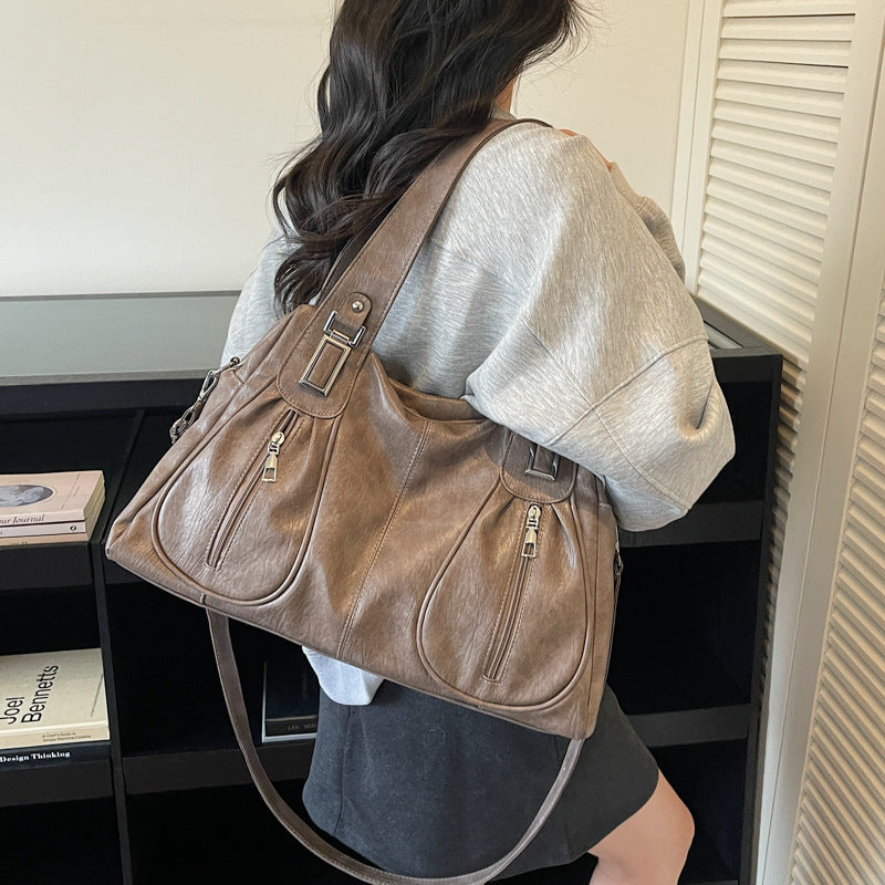 Retro Fashion Rivet Good-looking Large Capacity Portable Underarm Tote Bag
