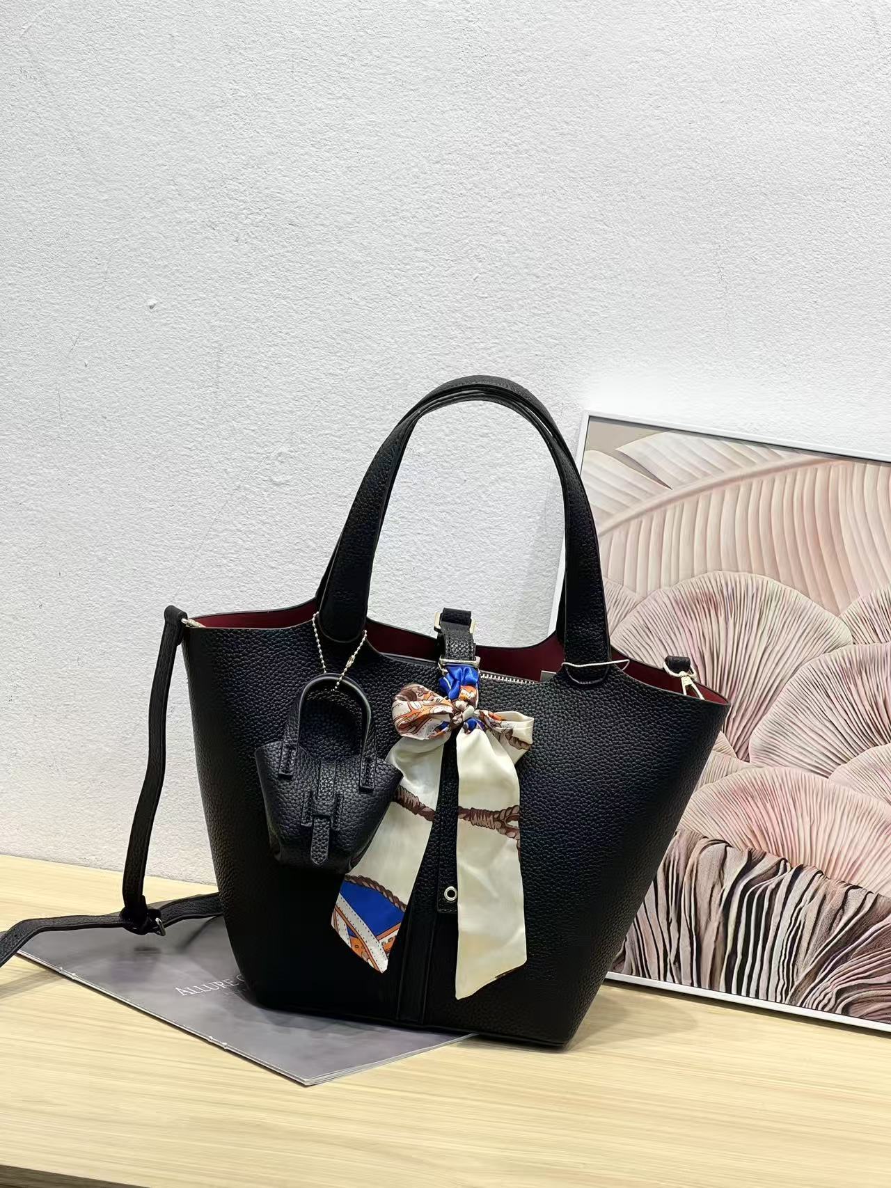 Women's Soft Leather Lychee Pattern Vegetable Basket Classic Women's Handbag
