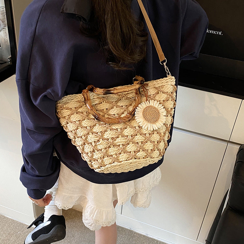 Women's Large Capacity Straw Woven Seaside Vacation Women's Shoulder Bag