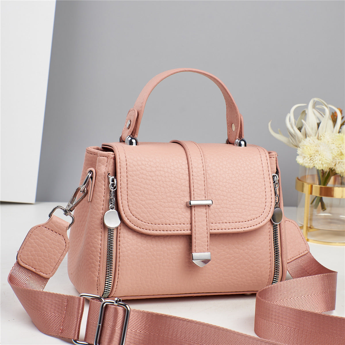 Graceful Cool Women's Portable Fashion Trendy Bags