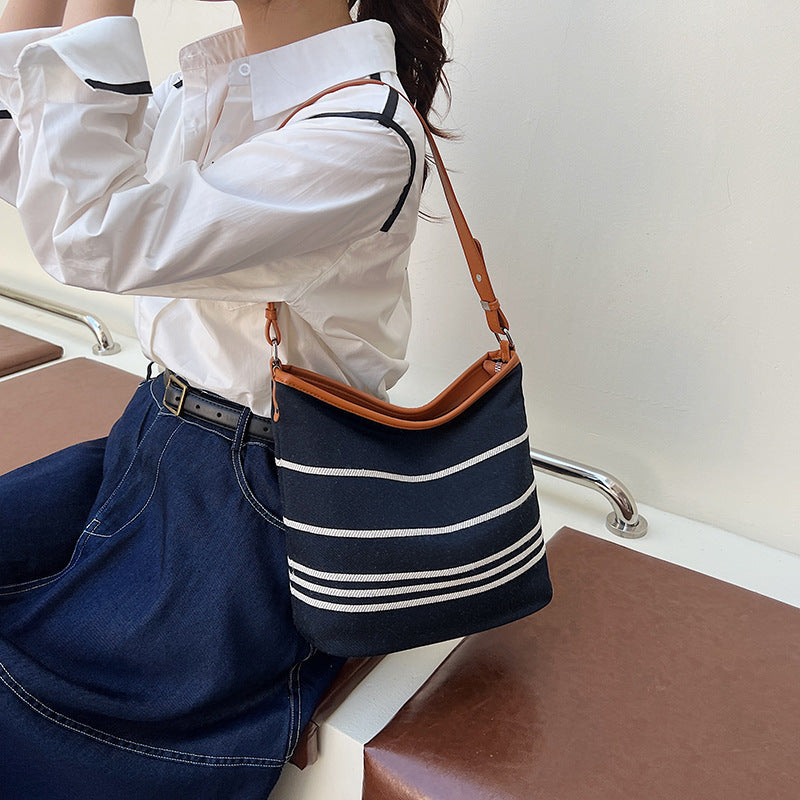 Women's Lightweight Simple Contrast Color Striped Fashion Women's Messenger Bag