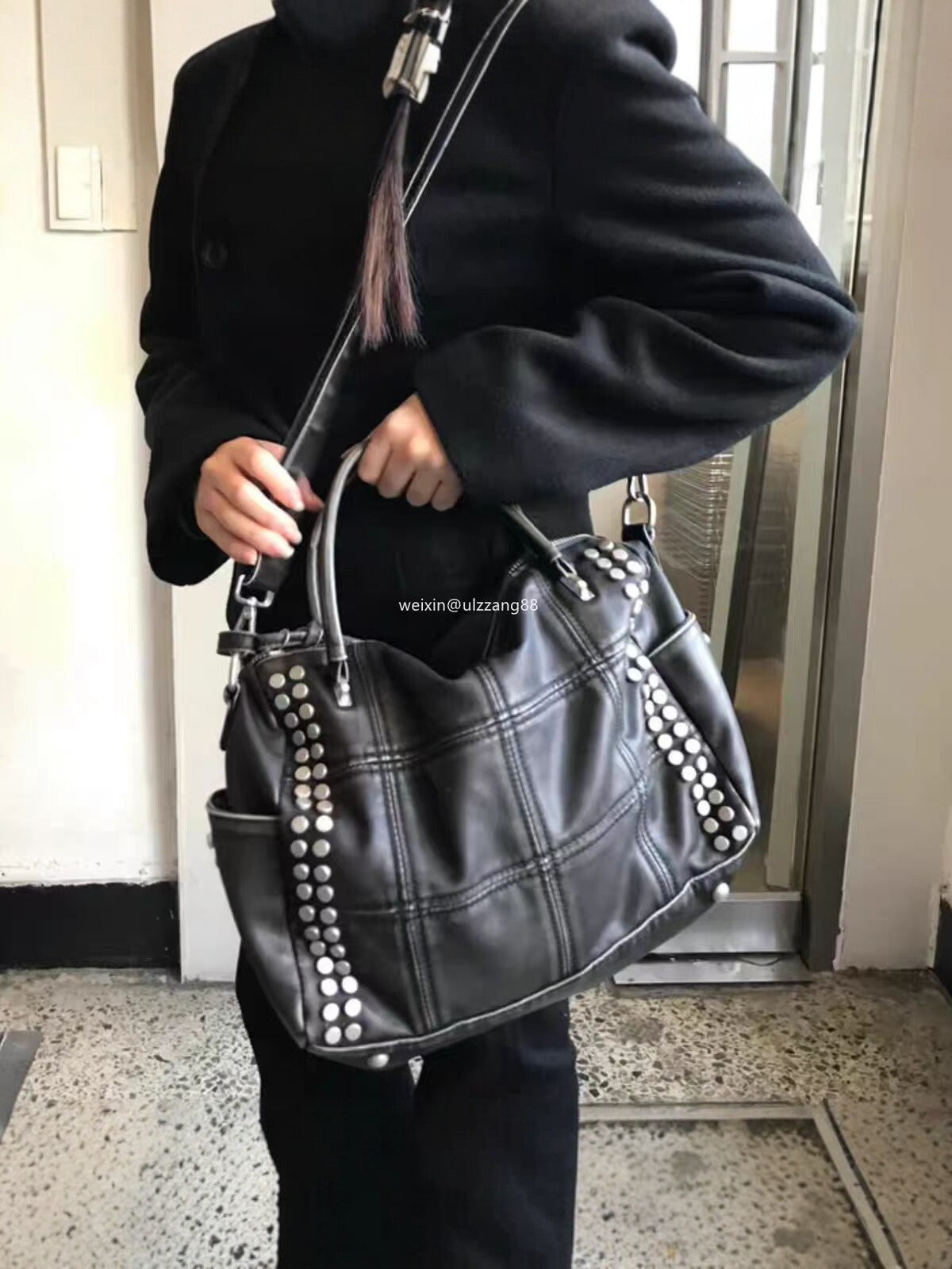 Women's Style Retro Rivet Plaid Large Capacity Portable Bags
