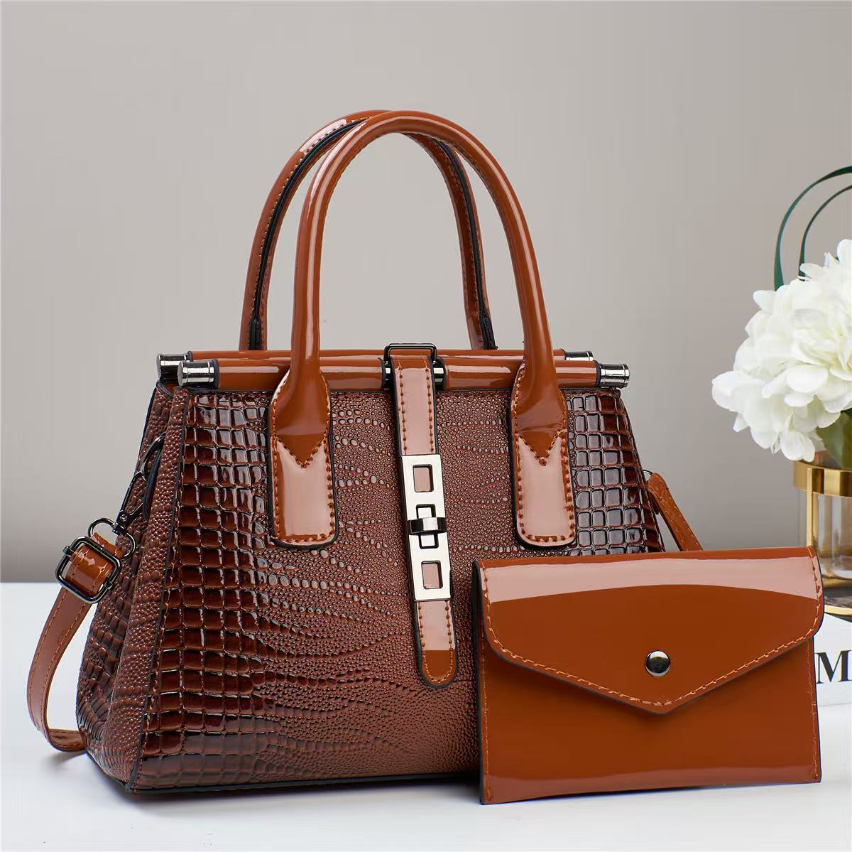 Women's Exquisite Big Lady Temperament Korean Style Women's Handbag