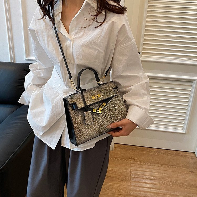 Women's Classic Fashion Kelly Snake Pattern African Women's Shoulder Bag