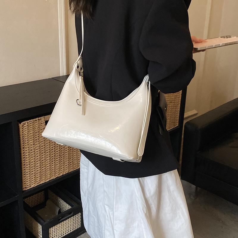 Women's Spring Korean Style Design Fashion Large Capacity Underarm Bag