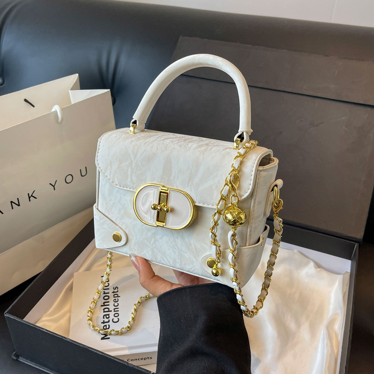 Women's Classic Retro Style Chain Simple Niche Bags