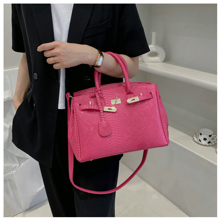 Women's Retro Snakeskin Pattern Kelly Trendy Large Women's Messenger Bag
