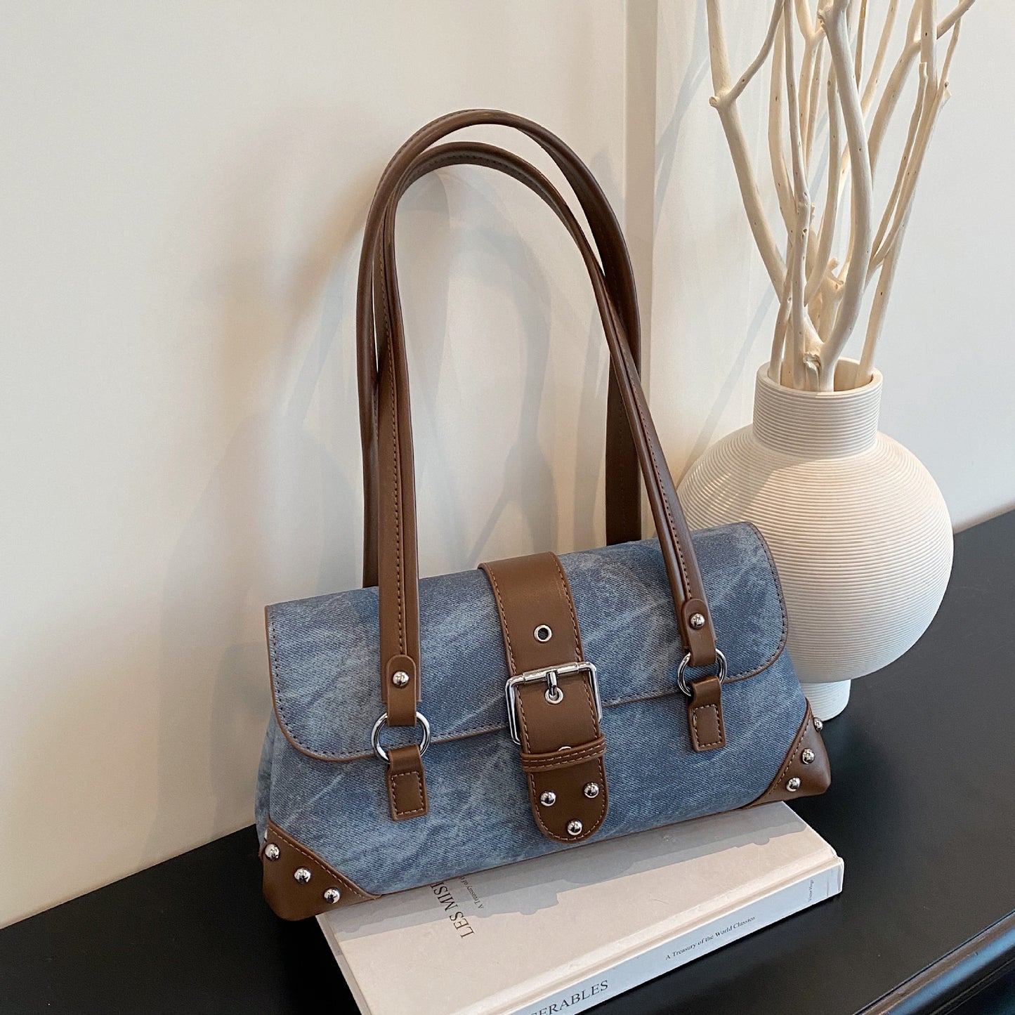 Western Style British Retro Female Senior Underarm Bag
