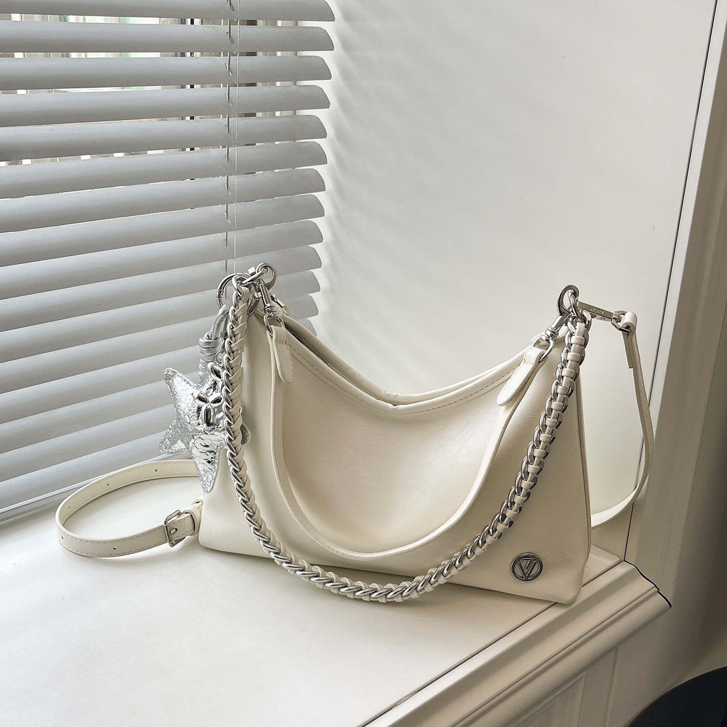 Women's Super Popular Niche Spring Light Luxury Women's Shoulder Bag