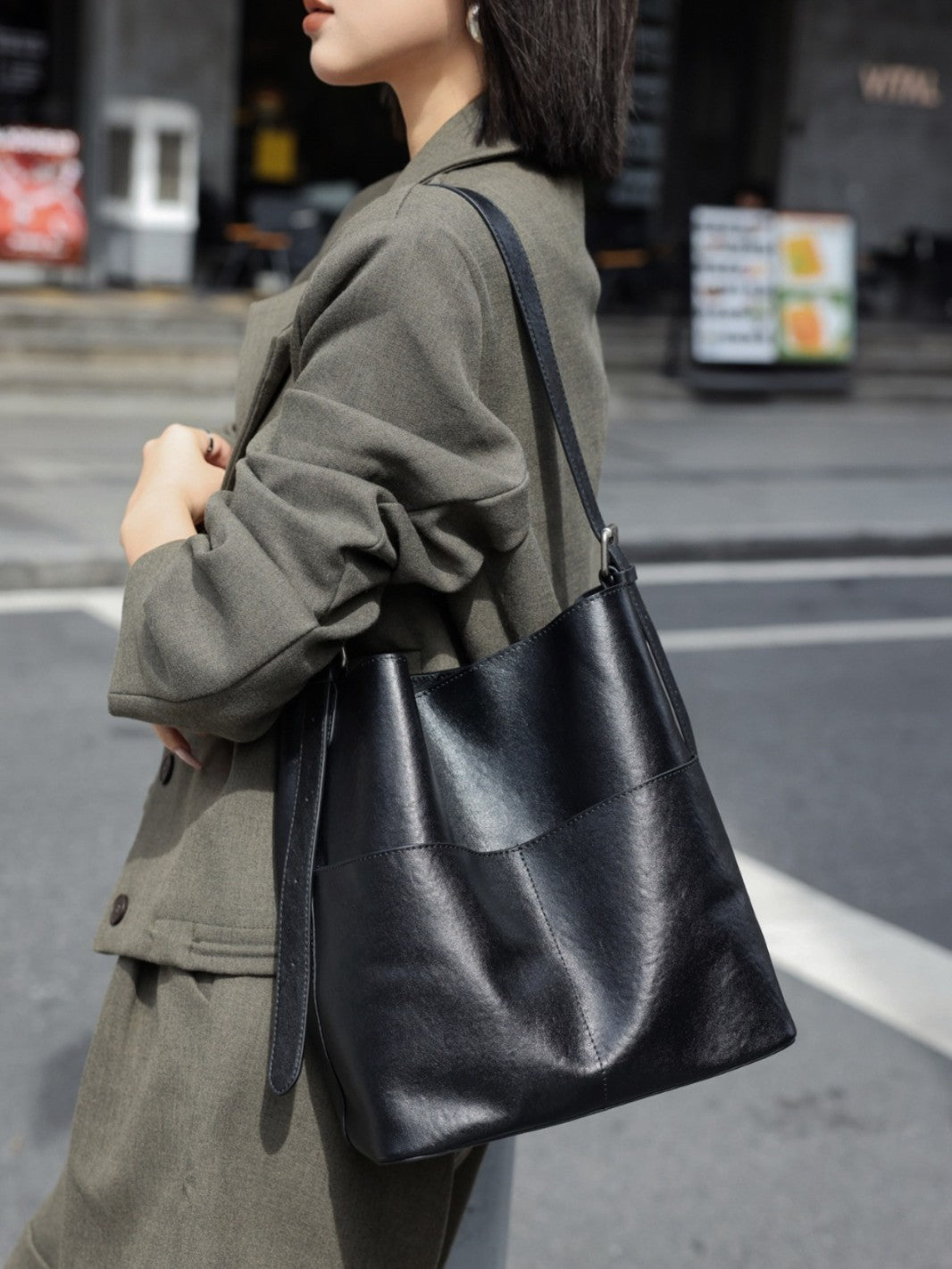 Women's Top Layer Cowhide Leather Minority High-grade Design Bucket Bag