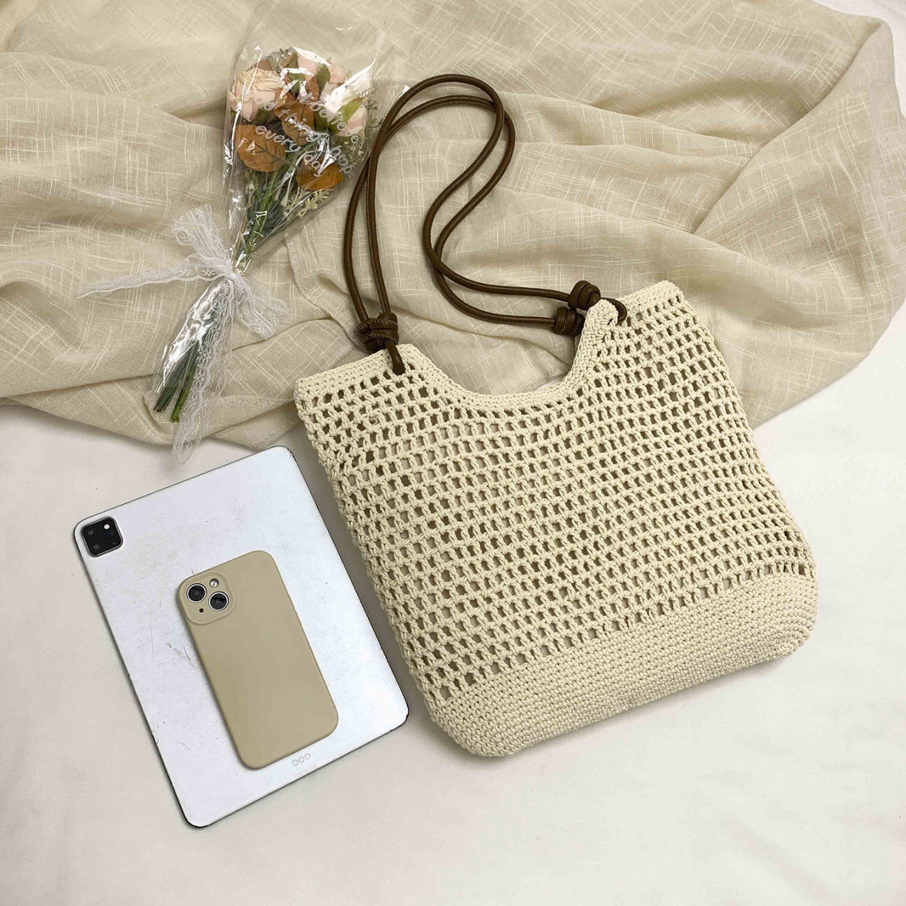 Women's Hand-woven Seaside Vacation Beach Temperament Commute Women's Shoulder Bag