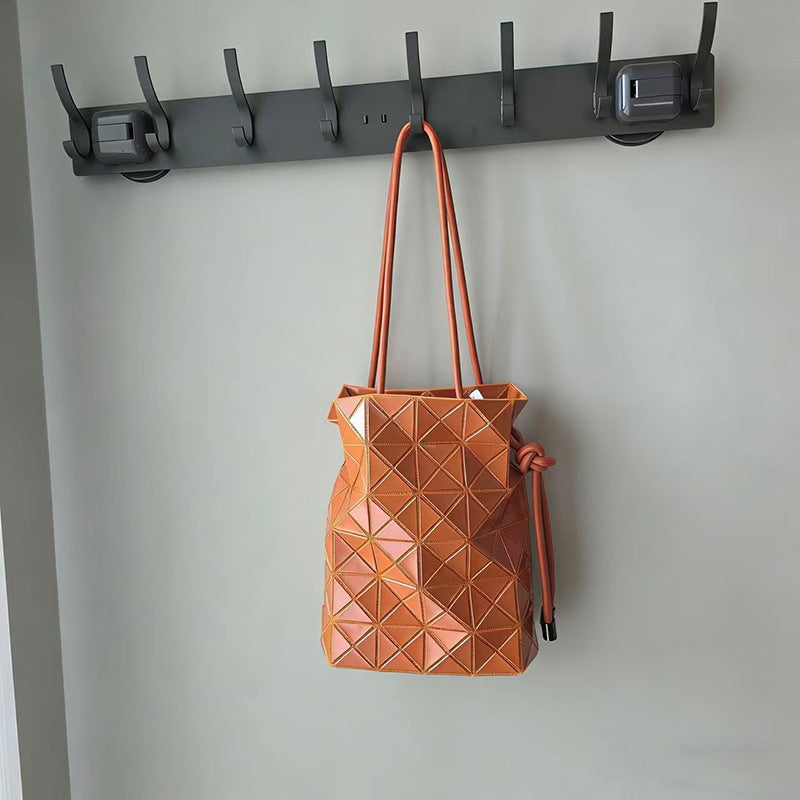 Geometric Rhombus With The Same Background Color Drawstring Women's Shoulder Bag