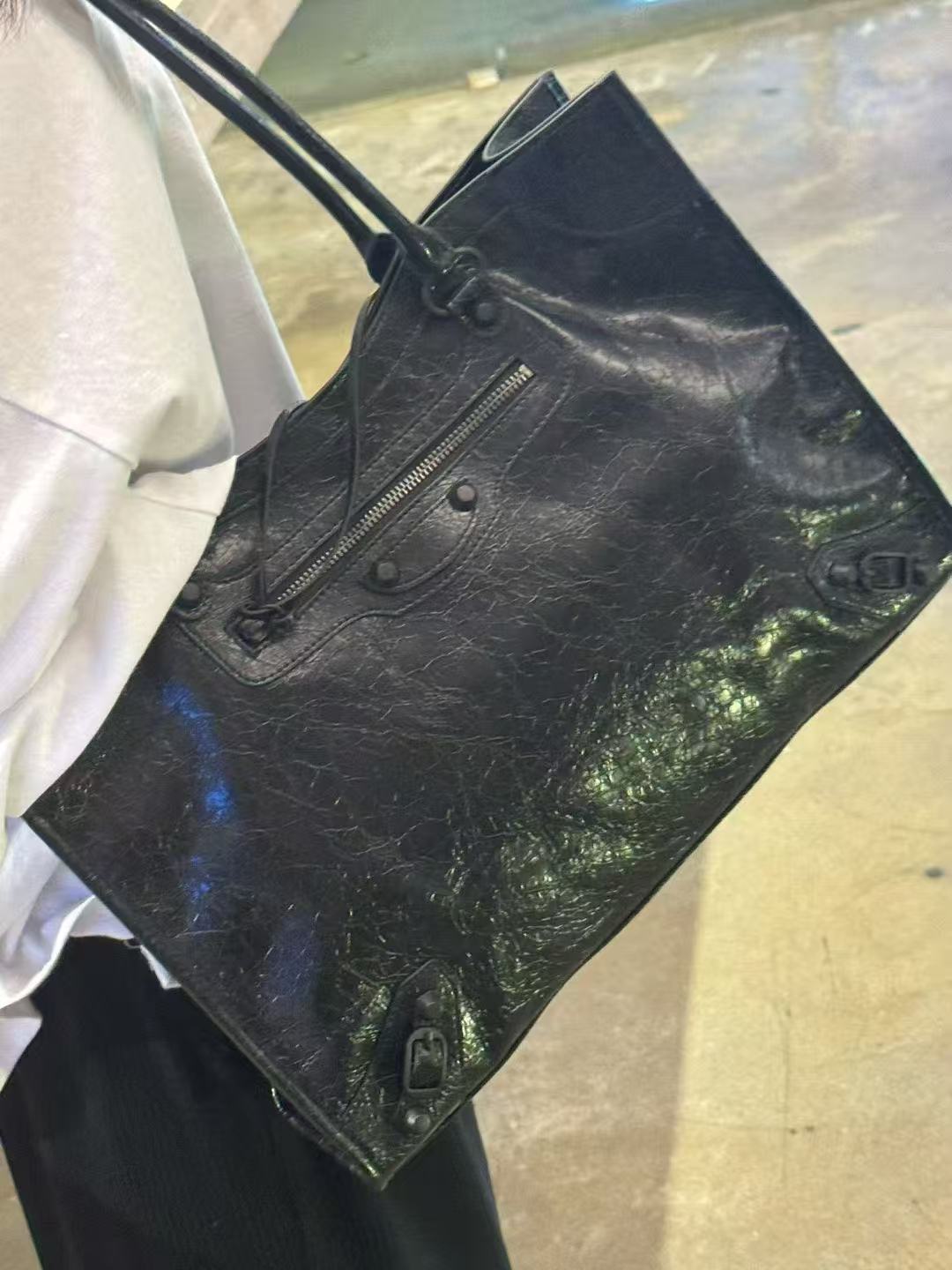 Spring Wear Rivet Motorcycle Large Capacity First Tote Bag