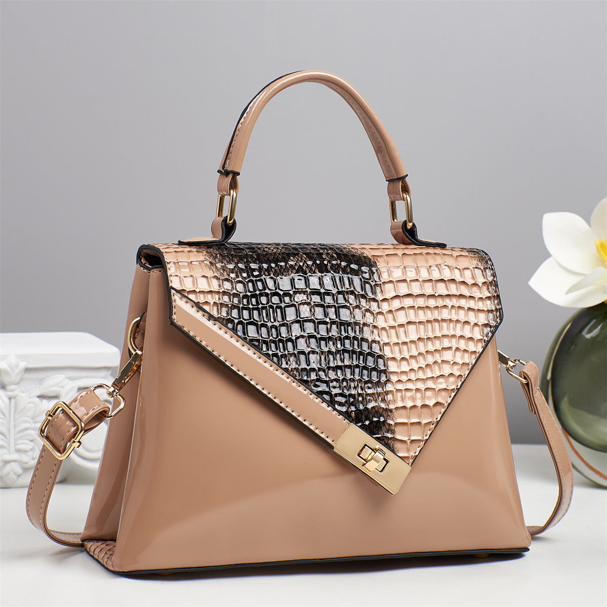 Women's Simple Retro Fashion Crocodile Pattern Small Square Bags