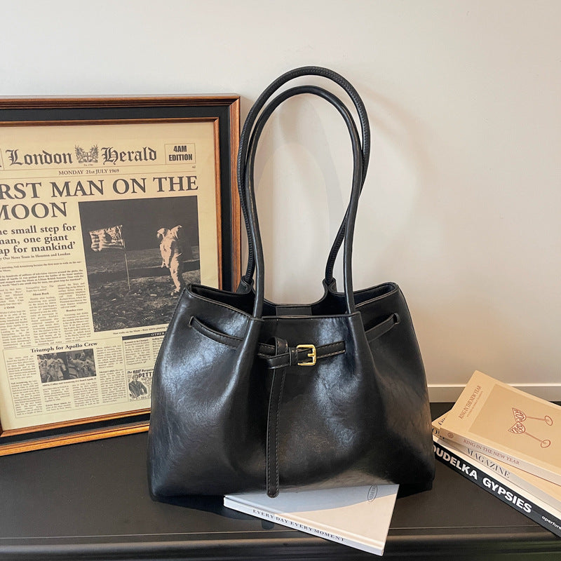 Women's Large Capacity Underarm Commuter Simple Fashion Tote Bag