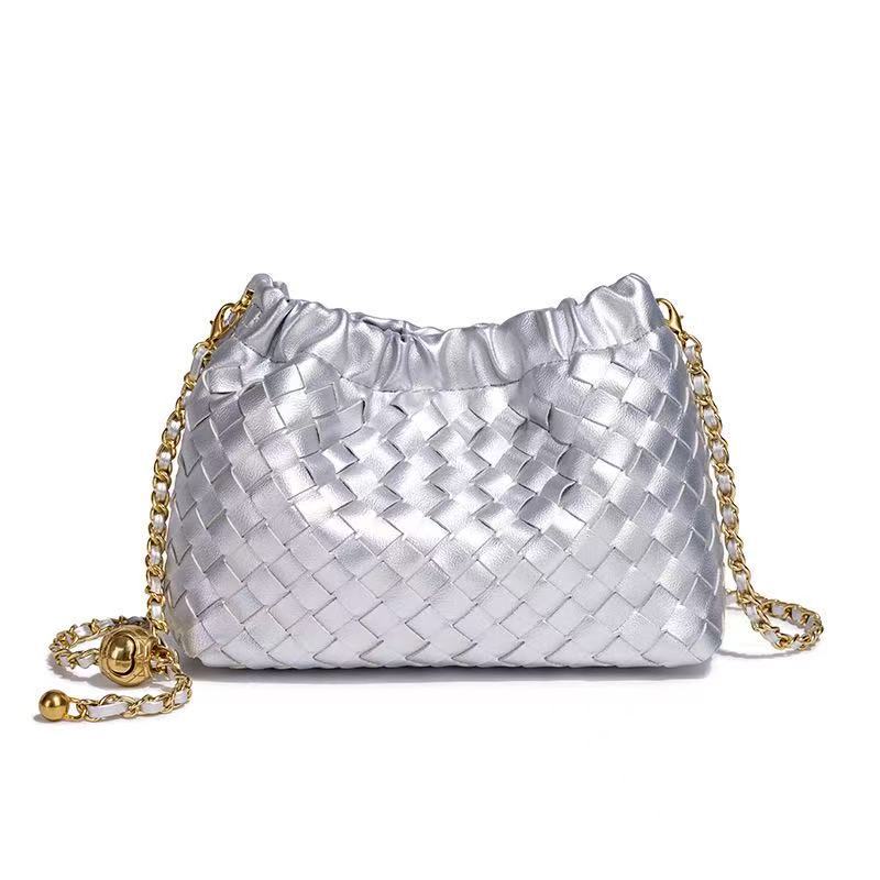 Metal Chain Cloud Hand-woven Fashion Simple Women's Shoulder Bag