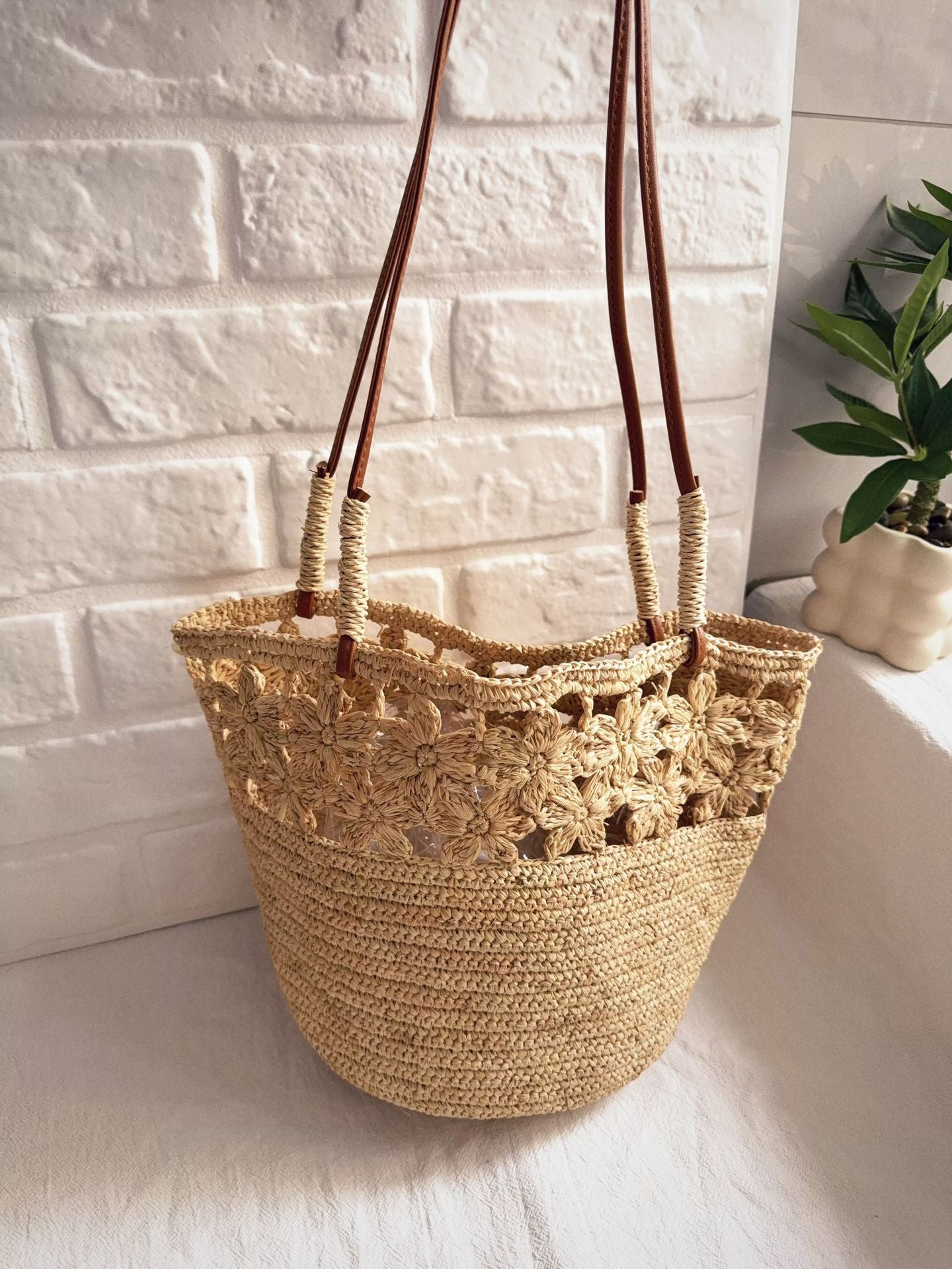 Women's Raffia Hook Flower Straw Seaside Vacation Beach Shoulder Bags