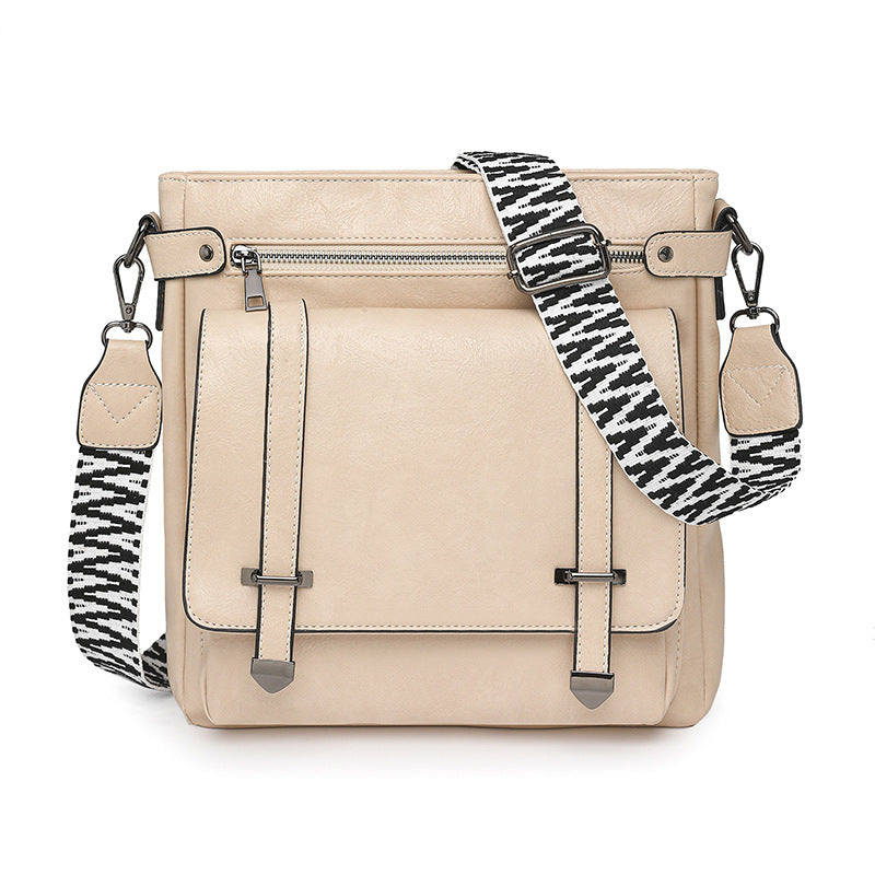 Women's Fashion Personality Large Capacity Commuter Flap Women's Shoulder Bag
