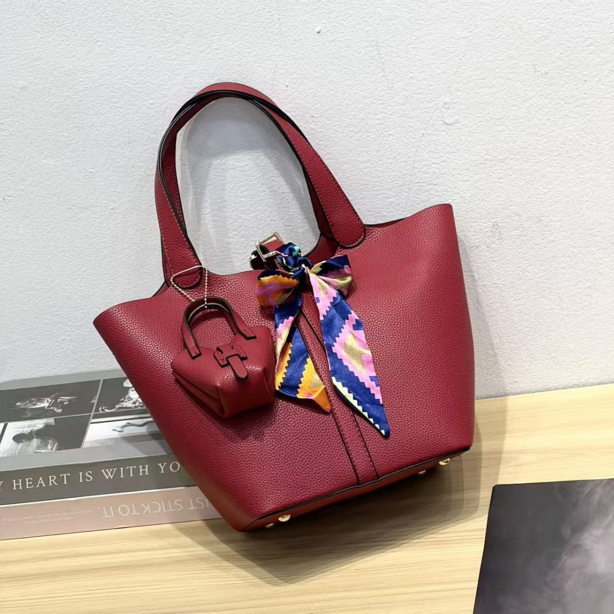 Women's Soft Leather Lychee Pattern Vegetable Basket Classic Women's Handbag