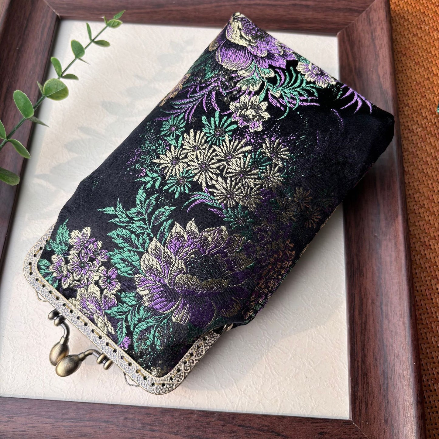 Finished Ancient Style Female Vertical Retro Tassel Frame Mobile Phone Bag
