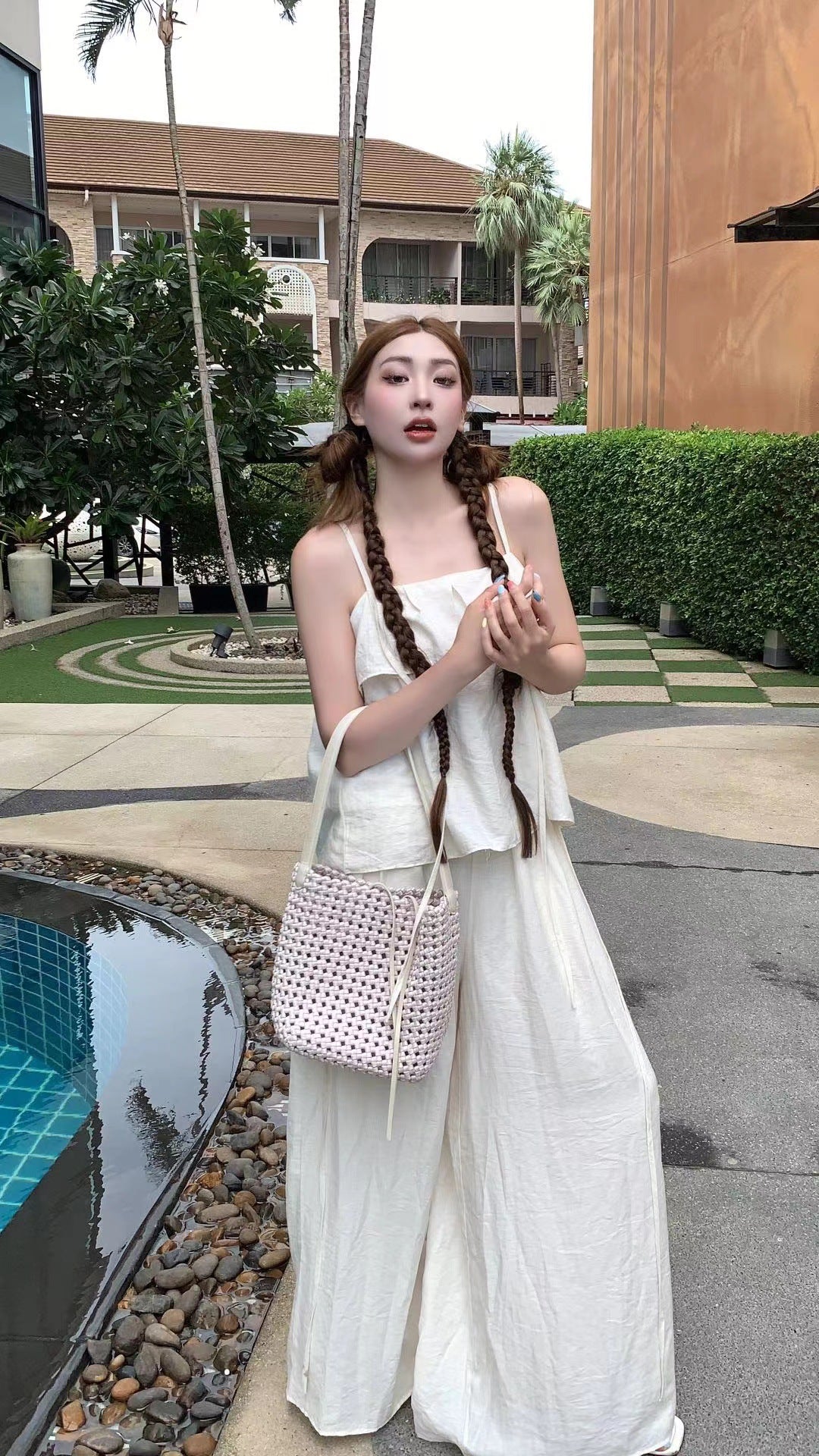Idle Style Large Capacity First Layer Cowhide Hand-woven Single Bucket Bag