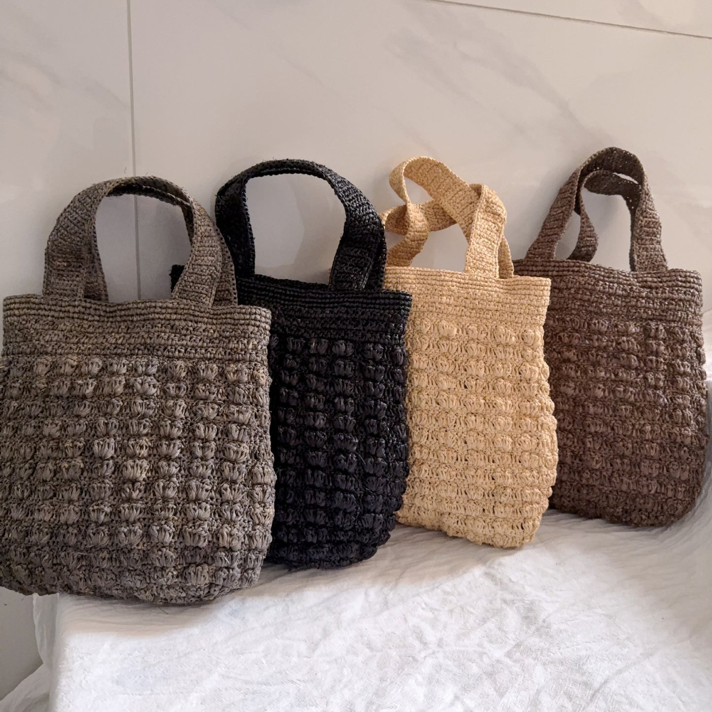 Solid Color Hollow Straw Design Hand-woven Handbags