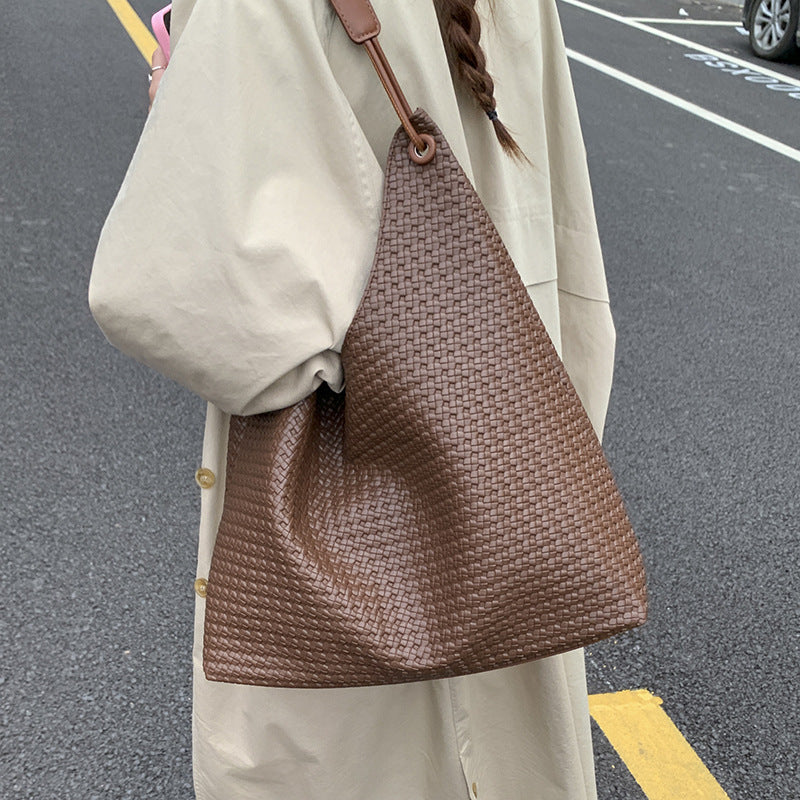 Women's Large Capacity Versatile Commuter Fashion Retro Texture Women's Shoulder Bag