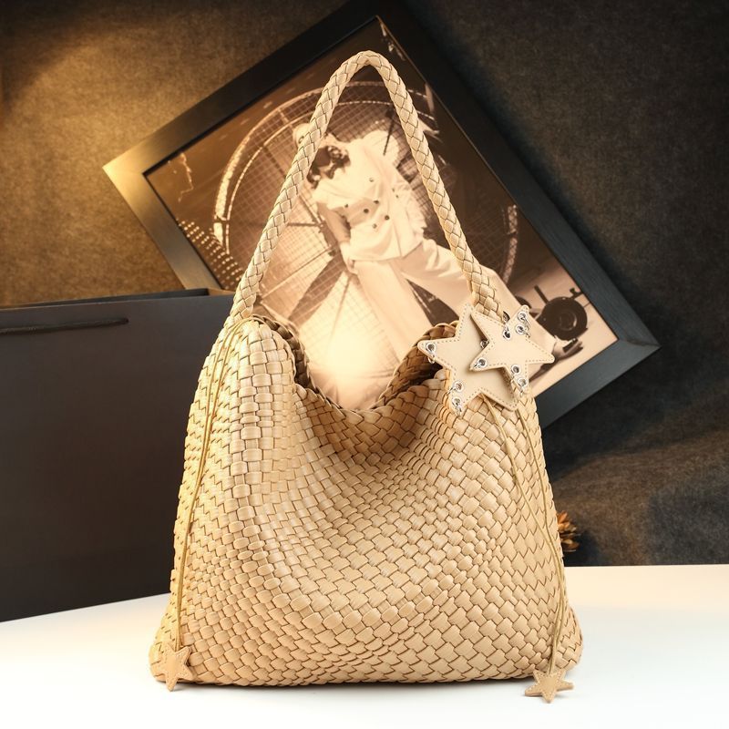 Women's Big Fashion Genuine Leather Trend Underarm Large Capacity Women's Handbag