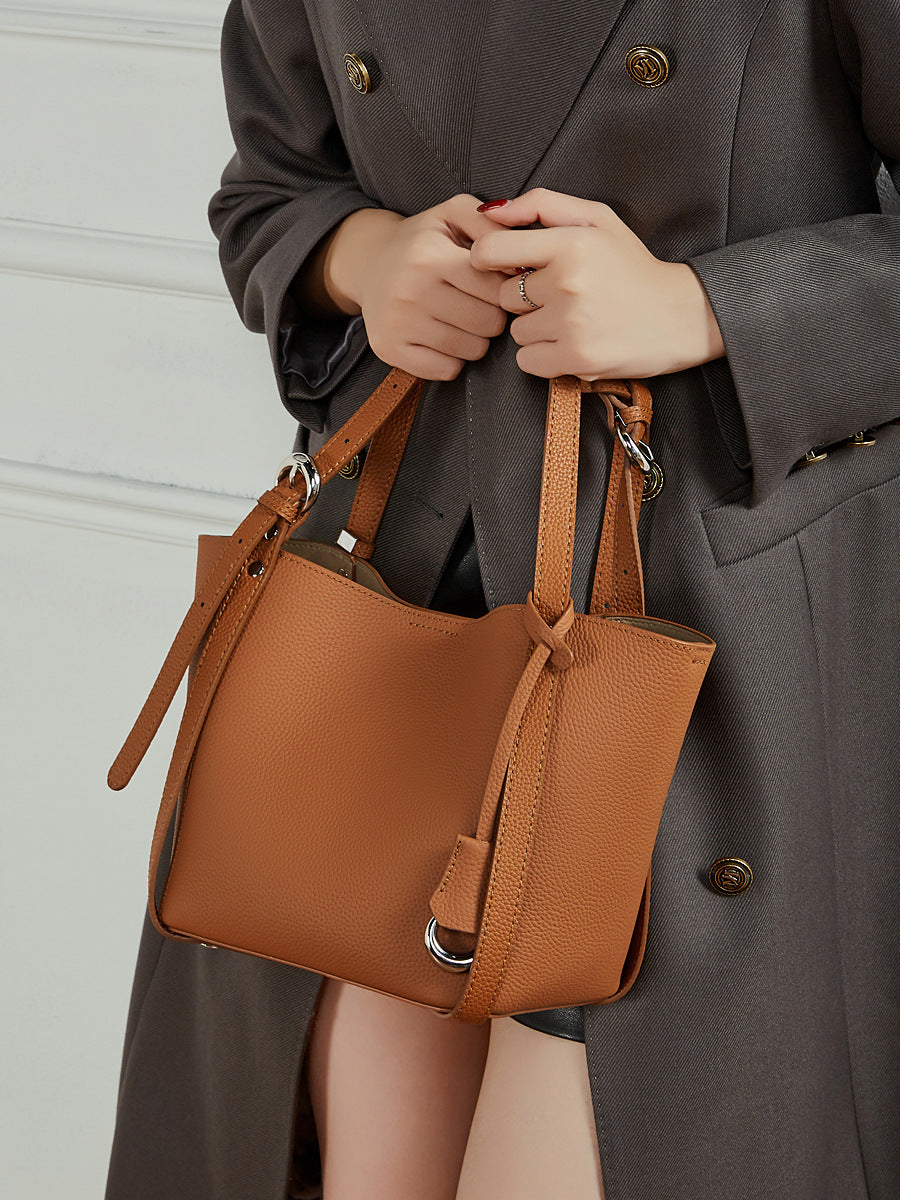 Women's Capacity Genuine Leather Fashion Deformable Commuting Vegetable Bucket Bags