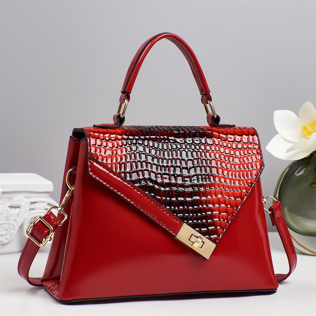 Women's Simple Retro Fashion Crocodile Pattern Small Square Bags