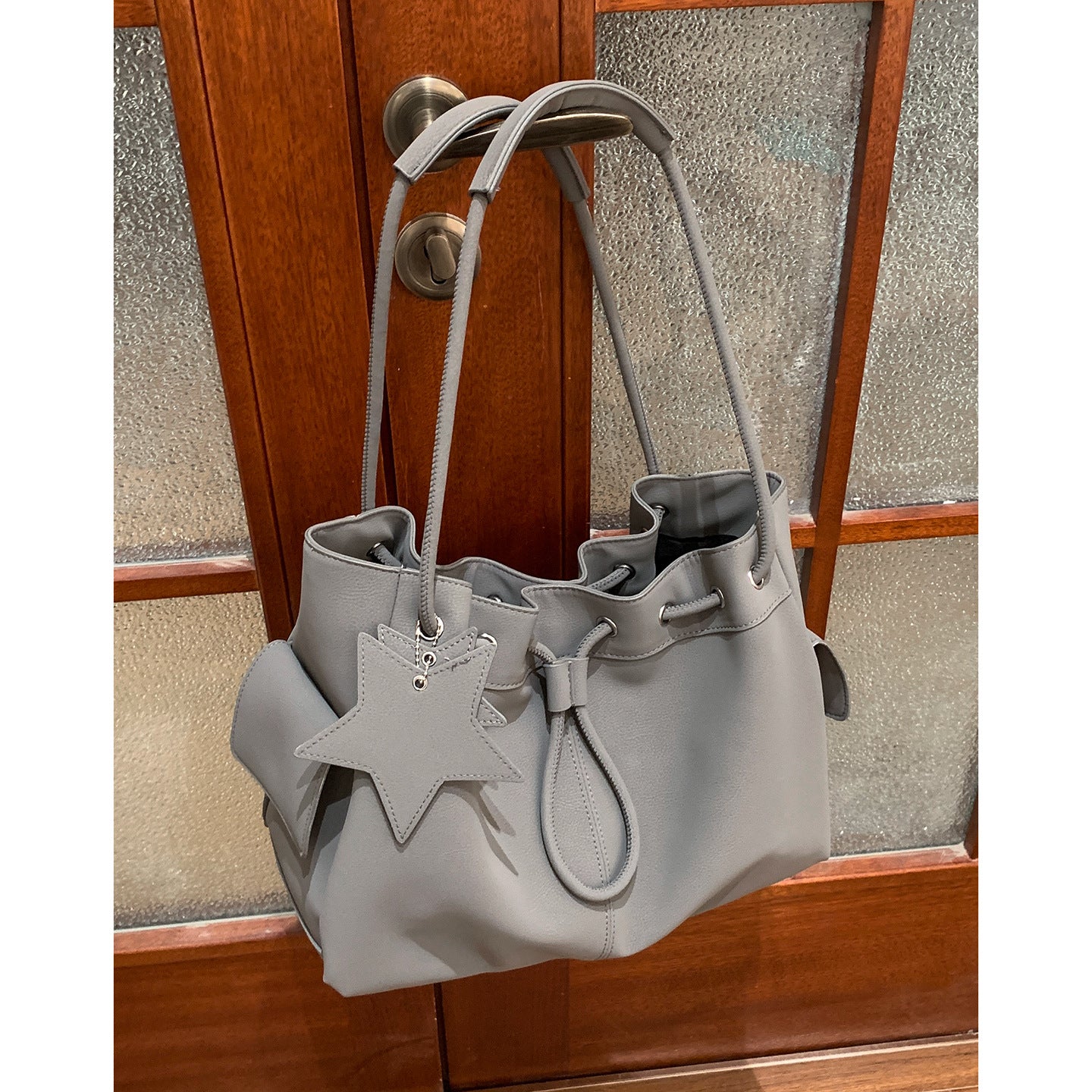 Attractive Women's Korean Underarm Simple Commuter Tote Bag