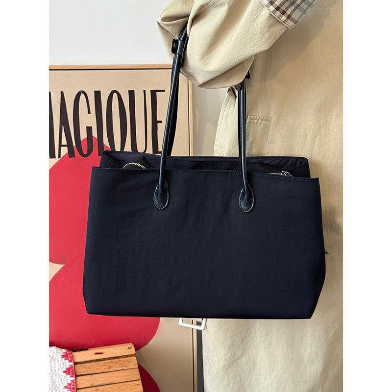 Women's Large Capacity Waterproof Nylon High-grade Simple Tote Bags