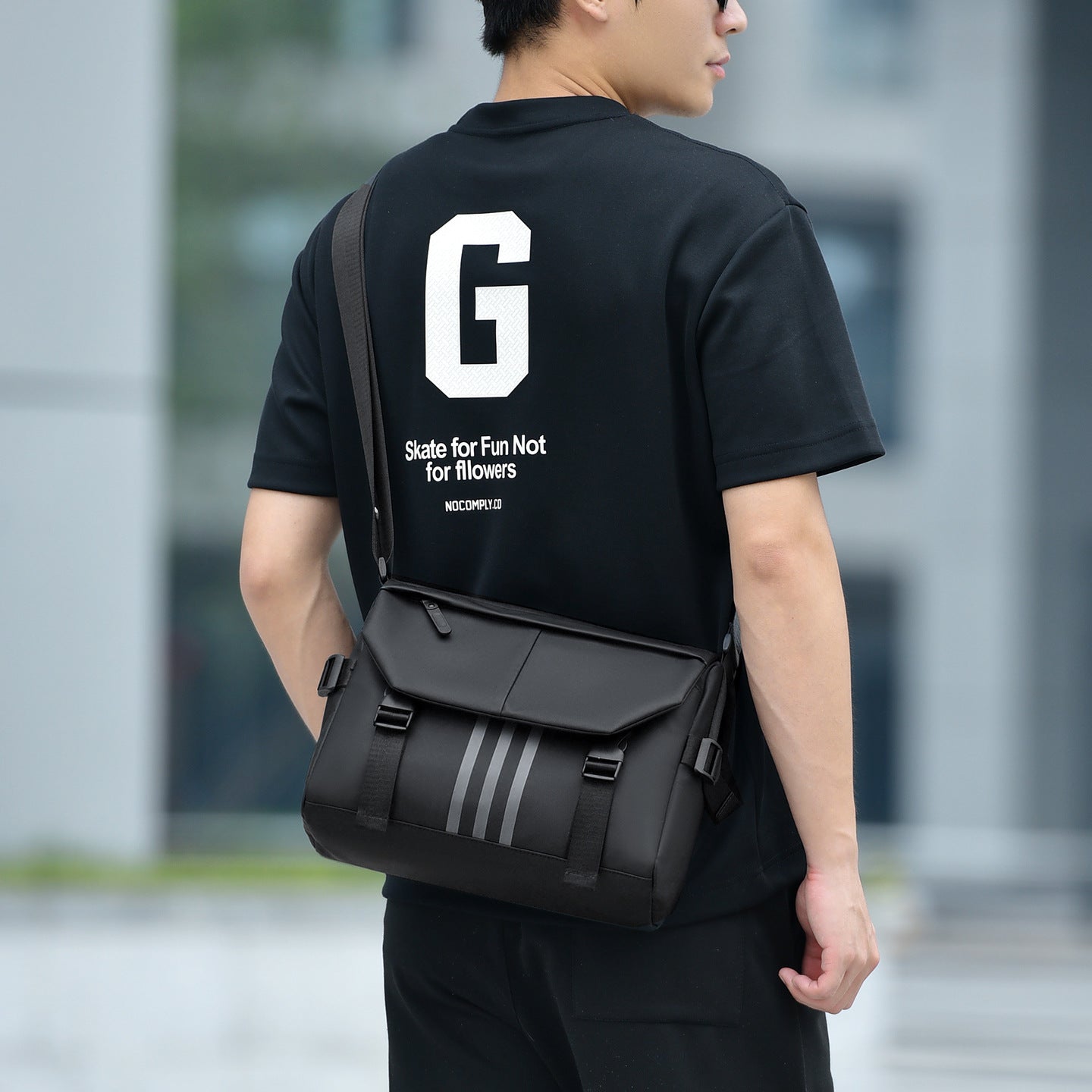 Men's Derm Waterproof Leisure Versatile Large Capacity Shoulder Bags