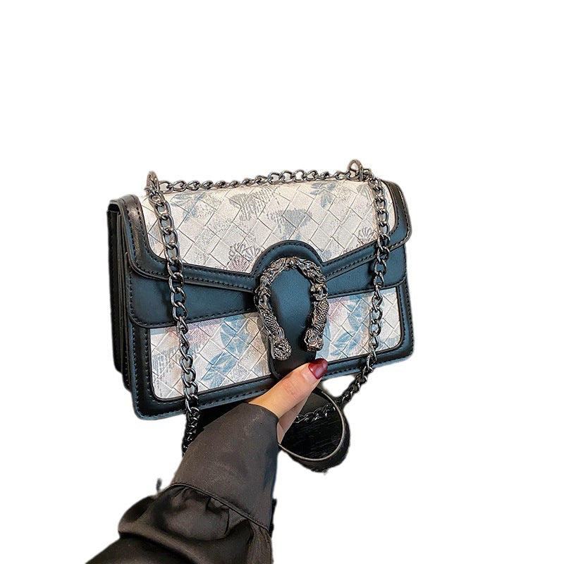 Classic Stylish Women's Fashion Embroidered Chain Women's Shoulder Bag