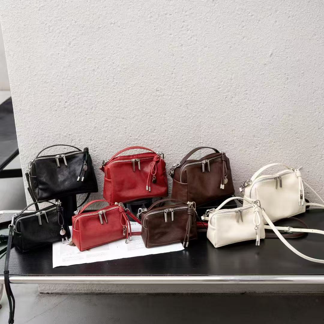 Women's Genuine Leather Pouch Spring Soft Pendant Women's Messenger Bag