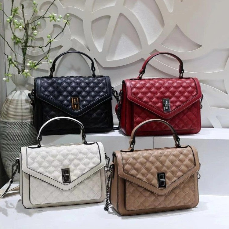 Women's Rhombus Simple Commute Fashion Large Capacity Chain Bags
