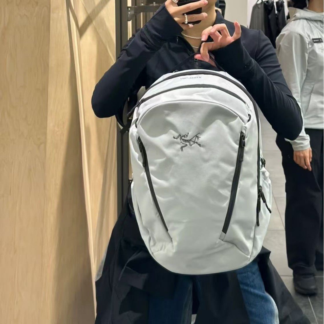 Women's & Men's Fashion Hiking Waterproof Hard-wearing Leisure Backpack