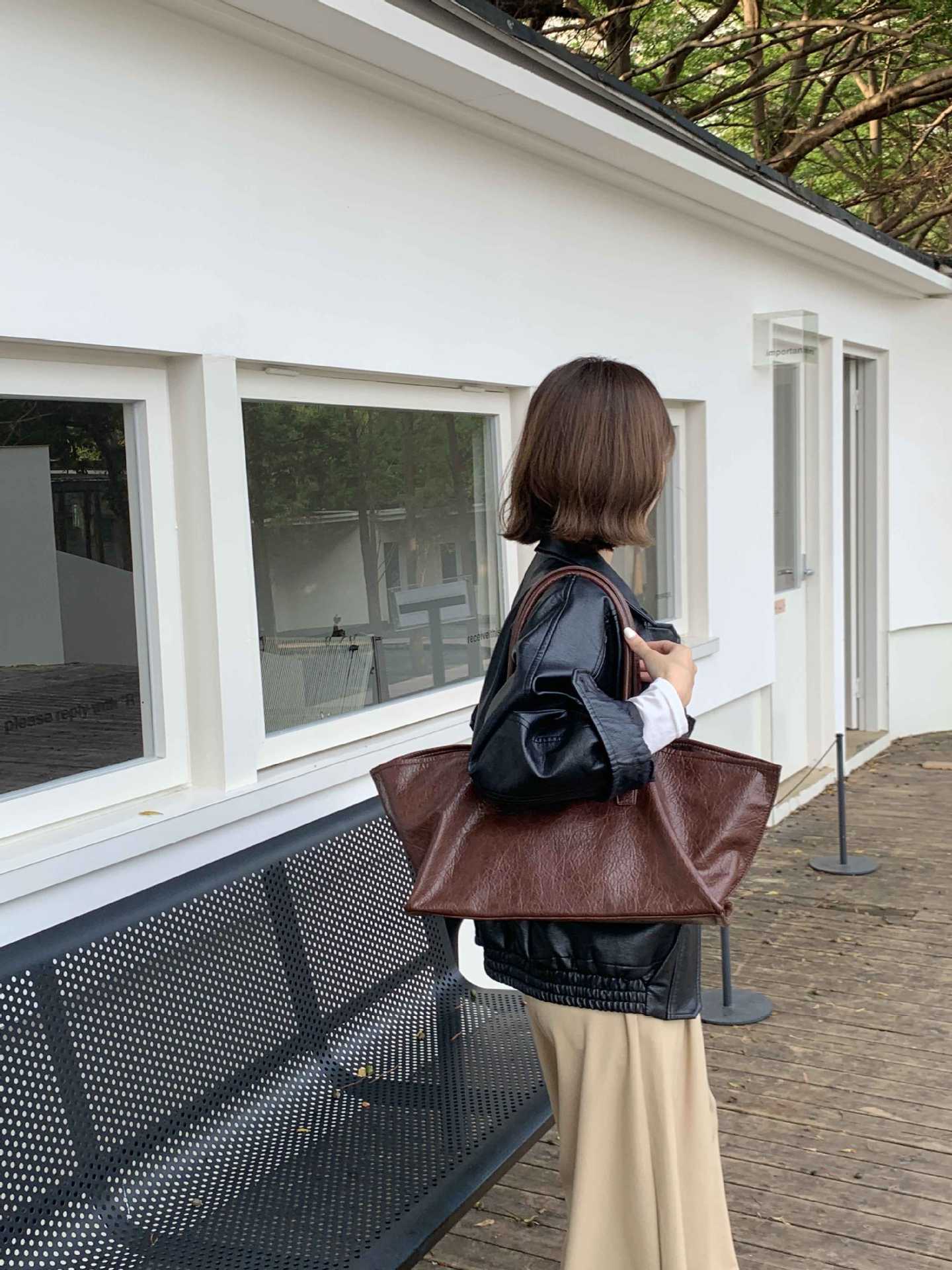 Women's Korean Style Soft Leather Large Capacity Shoulder Bags