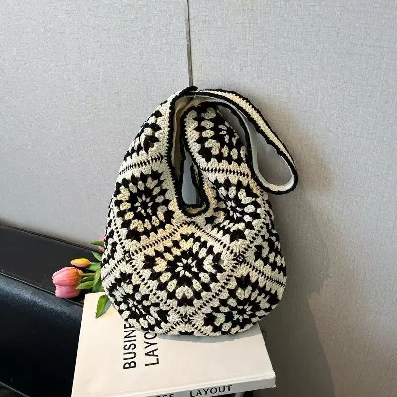 Women's Hand-woven Straw Woven Large Capacity Totes Vacation Women's Shoulder Bag