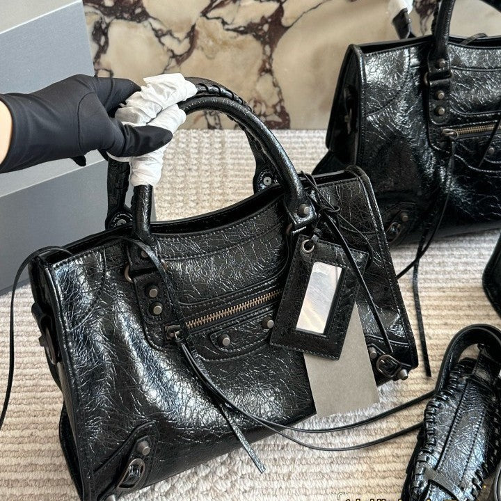 Locomotive Light Luxury Oil Wax Classic Bags