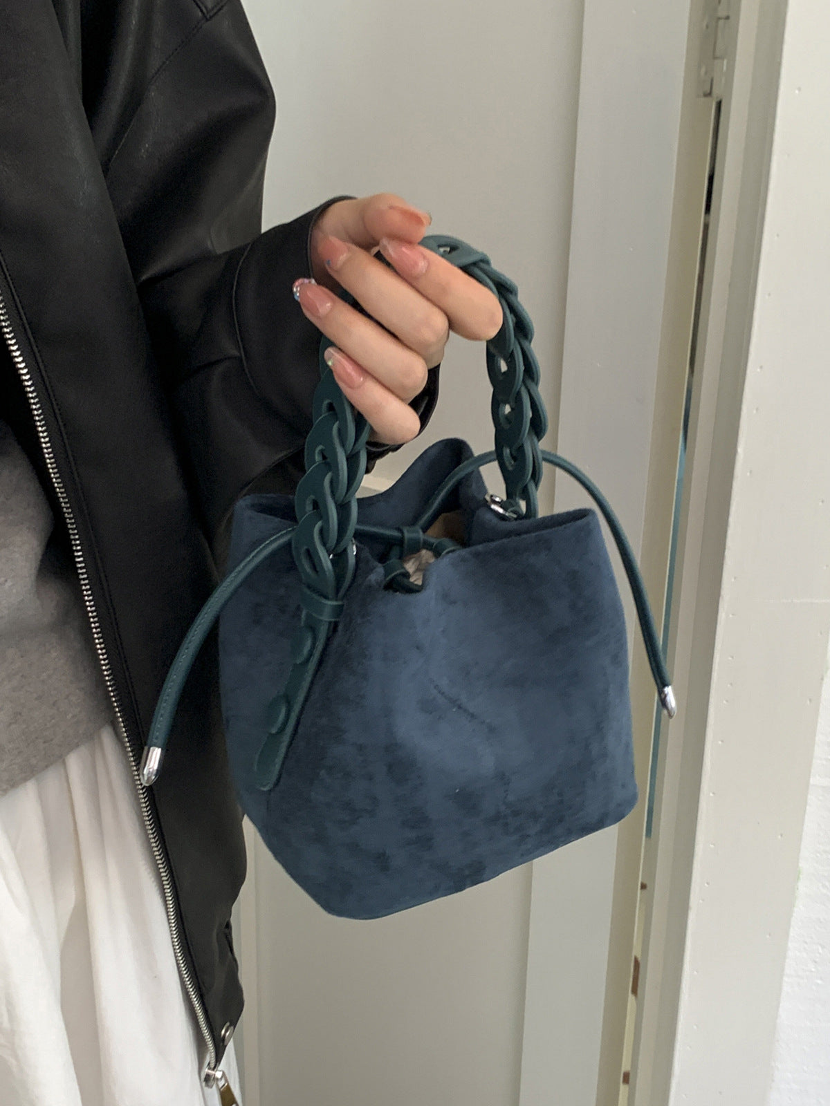 Attractive Women's Retro Brown Exquisite Portable Bucket Bag