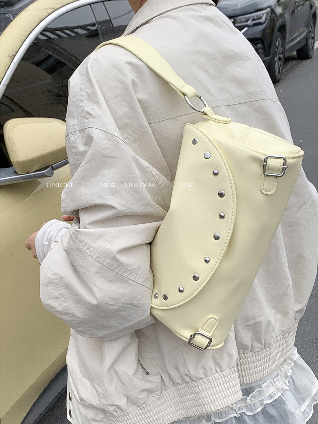 Women's Summer Niche Textured Simple Rivet Pillow Underarm Bag