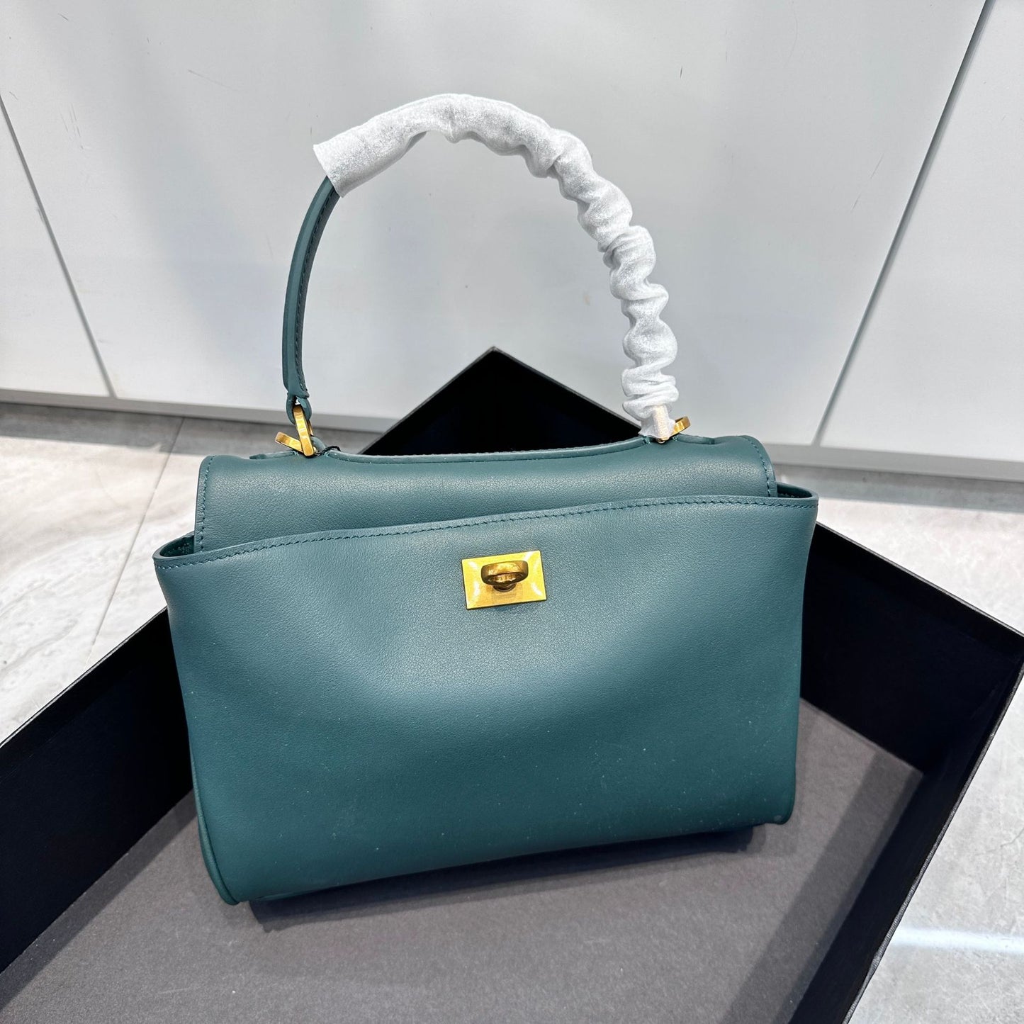 With Gift Box First Layer Calfskin Callie Underarm Large Women's Shoulder Bag