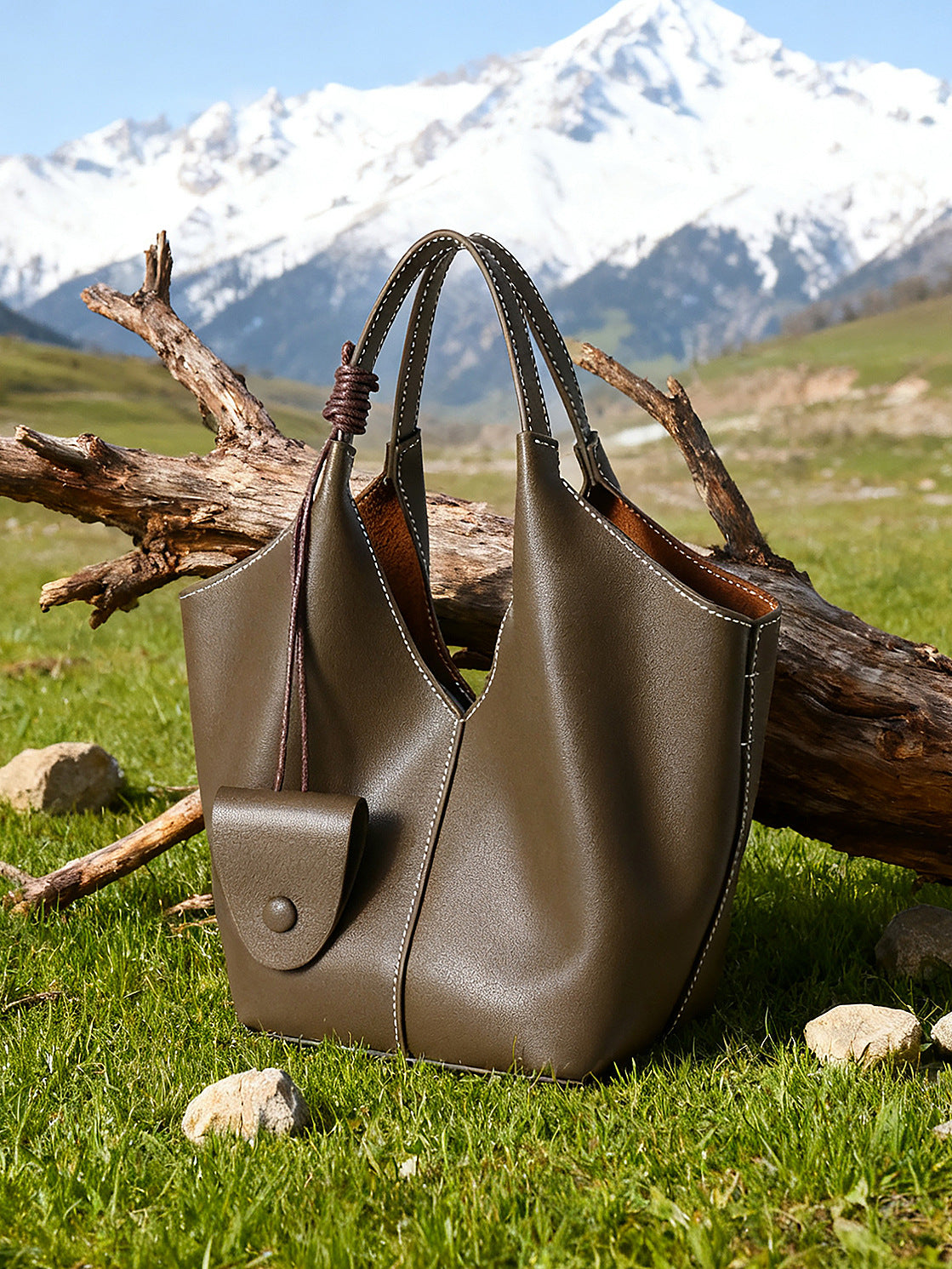 Women's Niche Large Capacity Totes Leather Vegetable Tote Bag