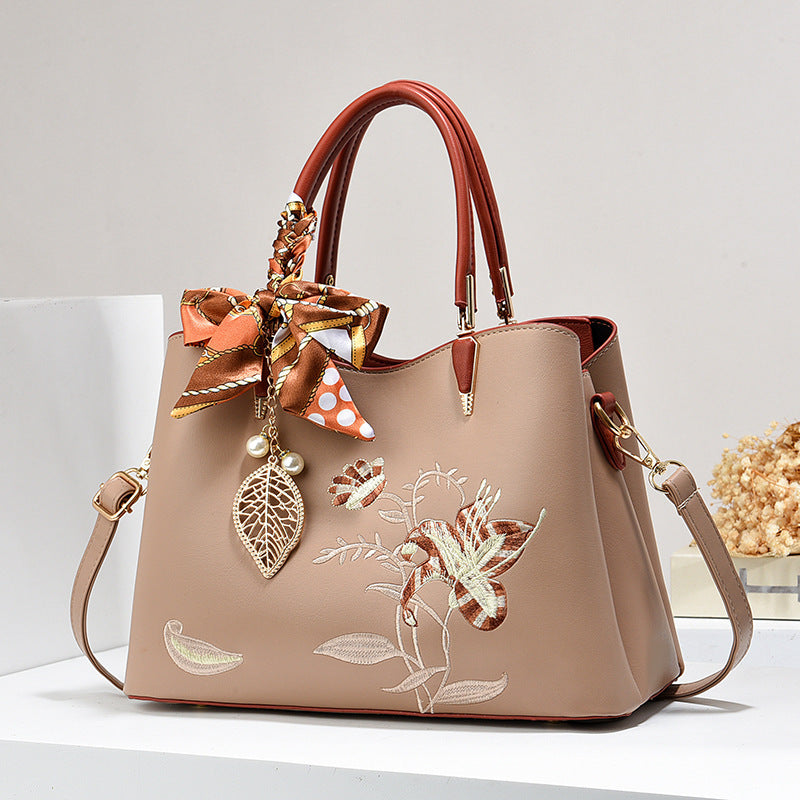 Women's Fashion Large Capacity Embroidered Mother Women's Shoulder Bag